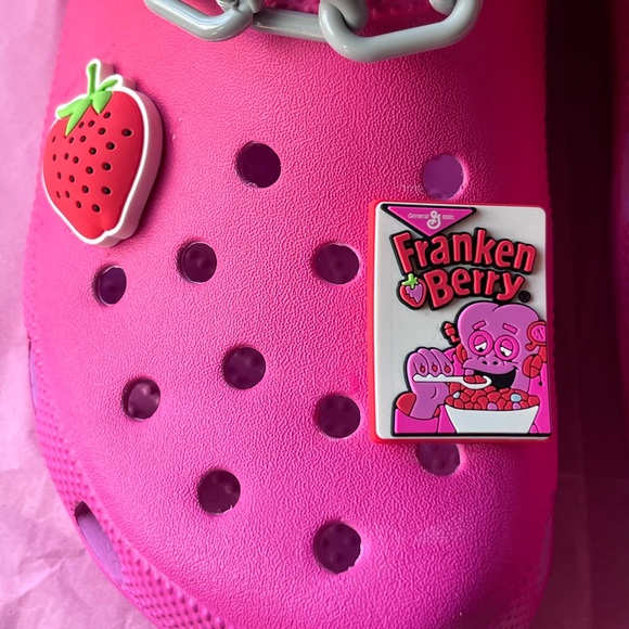 ๐ CROCS FRANKEN BERRY CLASSIC CLOG ๐ - Picture 5 of 16